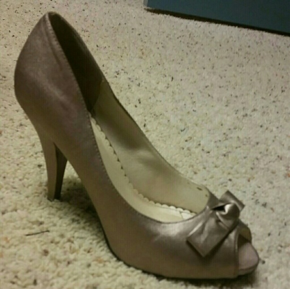 High Heels - Picture 1 of 1